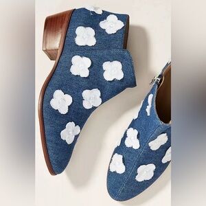 7 Anthropologie coming up roses denim booties blue white flower Applique boots
